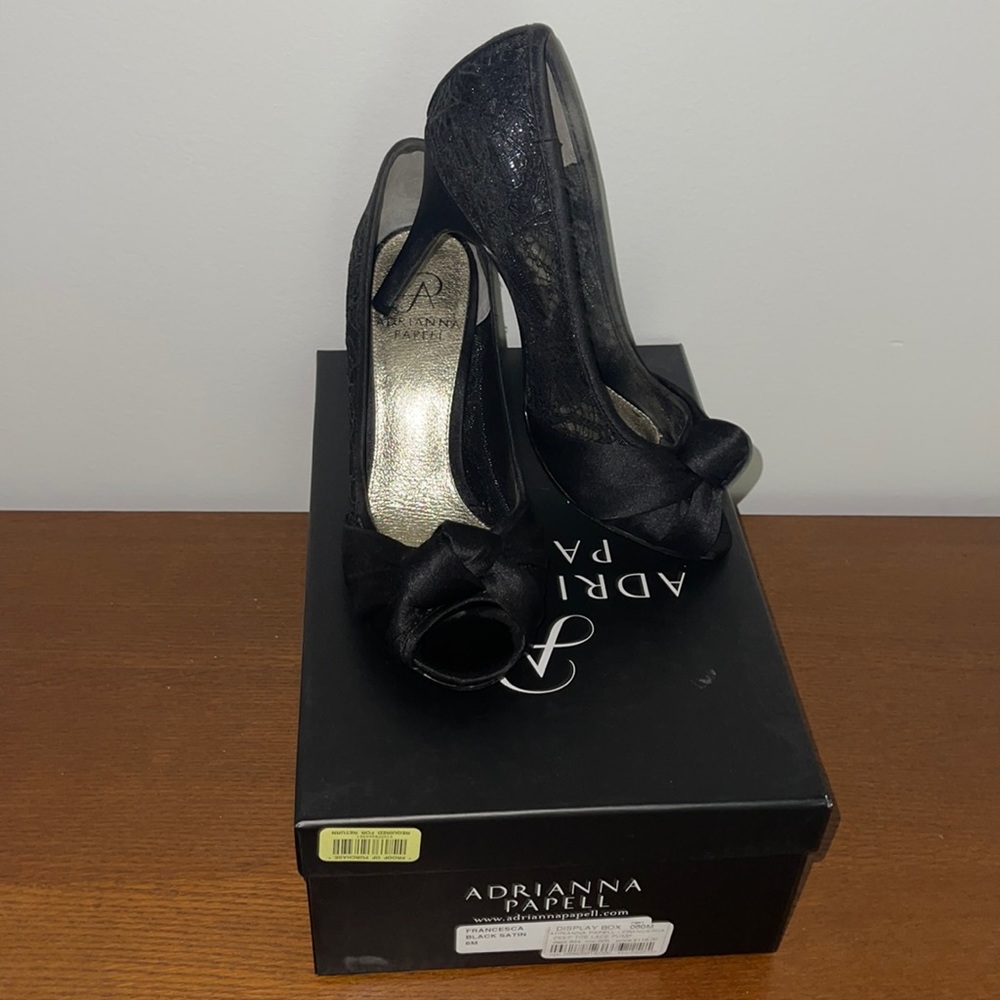 ADRIANNA PAPELL Francesca Black Satin Lace Peep Toe Pumps Sz. 6 EUC - Worn 1x!